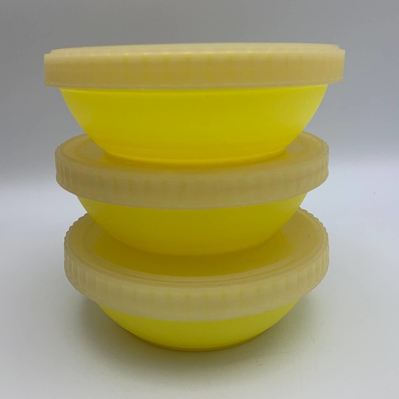 Vintage Gerber Baby Food bowls with lids Set 3 New - Picture 1 of 3